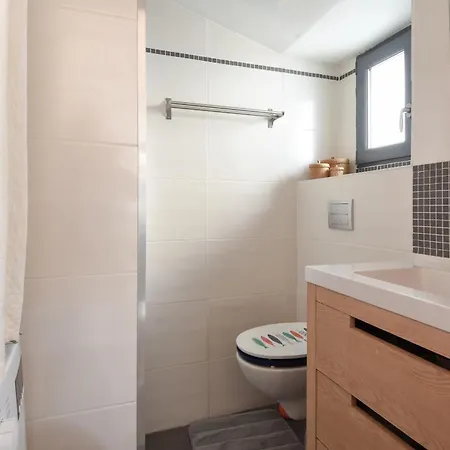 Maison Pour 4 Avec Jardin Et Terrasse - 500m